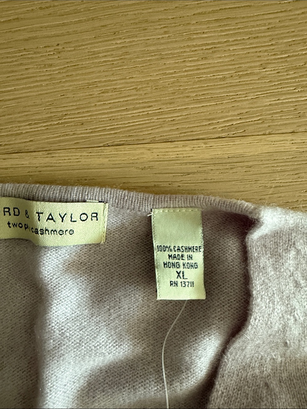 Lord & Taylor Cashmere Sweater - Picture 4 of 5